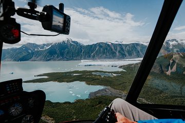 Extended Bear Glacier Scenic Flight