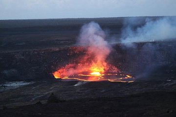 Black sand beach, Winery (or coffee) and Volcanoes National Park