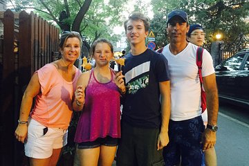 Private Tour: Beijing Hutong Night Walking and snacks Taste
