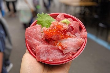 Fish Market Food Tour in Tokyo