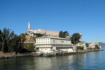 Alcatraz Prison Tour and Golden Gate Bridge Bike Rental