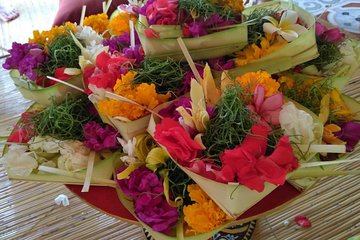 Balinese Offering Making and Purification