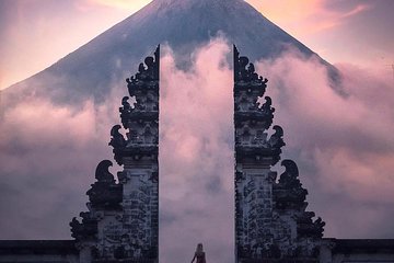 Best Of Instagram Tour - Sky Gate Of Heaven ( Lempuyang Temple )