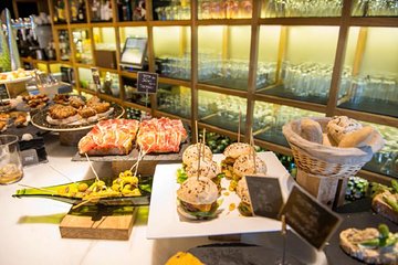 Bilbao: Gastronomic and Cultural Walking Tour with Tastings