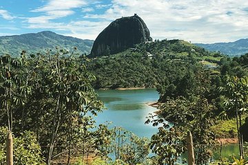 Antioquia Full Day: Piedra de el Peñol, Guatape y el Embalse