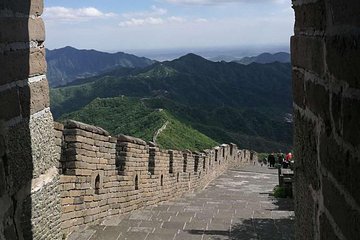 Private Half-Day Mutianyu Great Wall Tour including Round Way Cable Car or Toboggan