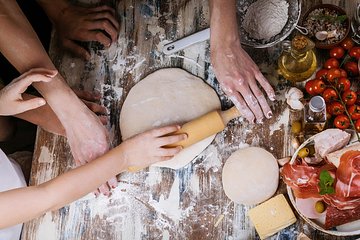 Private Pizza & Tiramisu Class at a Cesarina's home with tasting in Lecce