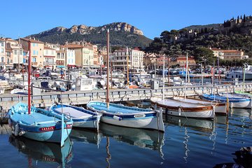 Cassis ancient fishing port, Calanques & spectacular Cap Canaille private tour