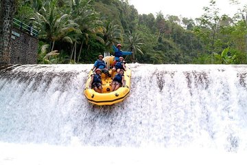 Telaga Waja River White-Water Rafting with Buffet Lunch