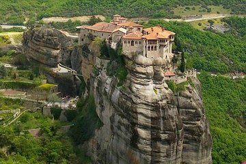 2 Day Private Tour to Amazing Delphi & Meteora