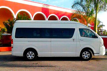 Round-Trip Airport Transfers in Cancún – Hotel Zone & Downtown.