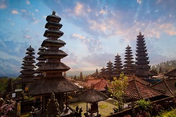 Bali Temples Tour: Besakih Temple, Goa Lawah, Penglipuran Village