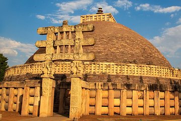 Private Tour: Full-Day Sanchi and Udaygiri Caves Tour from Bhopal