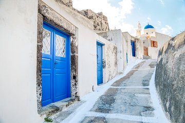 Barrier-free Shore-excursion: Panorama drive in Santorini (6 passengers + 1 Wheelchair)