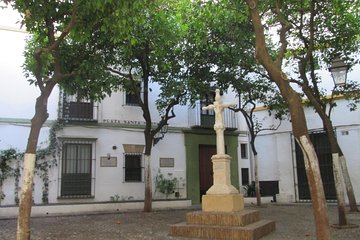 Private tour through the old Jewish neighbourhood.