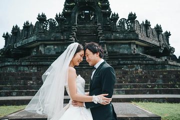 Private Photo Session with a Local Photographer in Karangasem