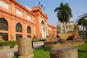 Pyramids of Giza and the Egyptian Museum Trip