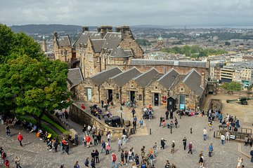 Edinburgh Castle PRIVATE TOUR with Ticket & Guide Included