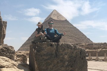 Low- Cost Guiding Tour to Pyramids of Giza & Sphinx 