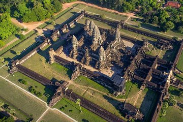 Angkor Wat Ruins with Sunset