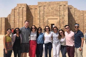 Full-Day Guided Private Tour to Pyramids of Giza Dahshur Sakkara and Memphis