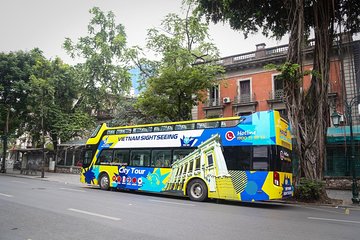 Explore Hanoi Old Quarter by bus