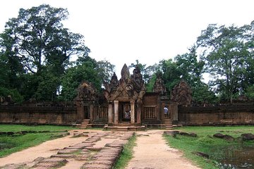 Private Kbal Spean & Banteay Srei Tour