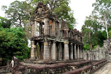 Private Kbal Spean & Banteay Srei Tour