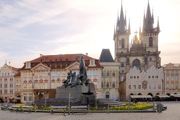 Pedestrian tour of Prague in Spanish