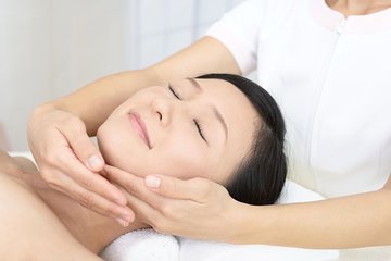 Lifting Facial Massage - by Venus' Secret Spa - Sao Paulo