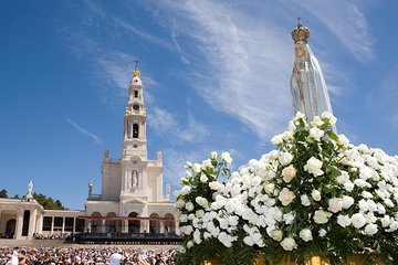 Fátima, Óbidos and Nazaré Private Tour from Lisbon
