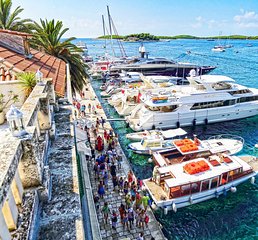 Walking Tour through historical Hvar