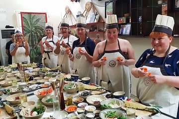 Experience half-day cooking class with market visit 