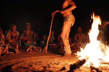 4 Day Desert & Bushmen Trail: Central Kalahari Game Reserve - WildCamping Safari