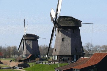 Holland Low Country: Water, Windmills and Wooden shoes