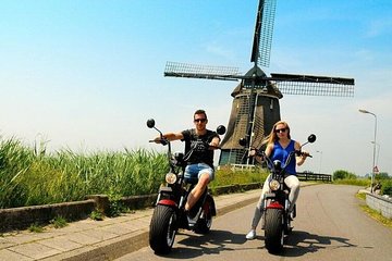 Electric Scooter Private Tour Volendam Marken Hotel pick up and drop off