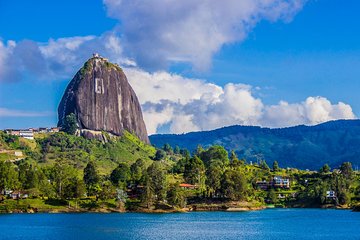 Guatape: Adventure, color and landscape