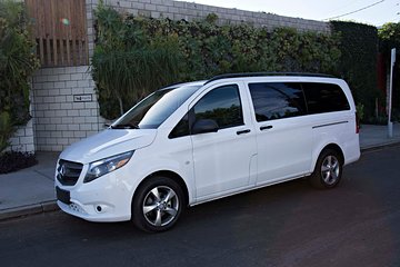 Private Transfer Between Lisbon, Porto, or Algarve 