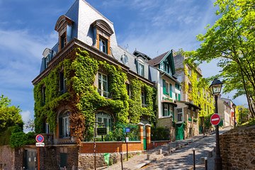 Paris Montmartre Love Quest: Self-Guided Romantic Adventure