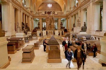 Tour to Pyramids & The Egyptian Museum
