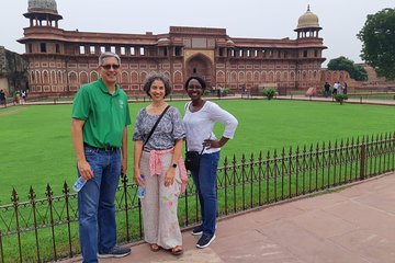 Private Full Day Taj Mahal and Fatehpur Sikri Tour from Delhi By Car