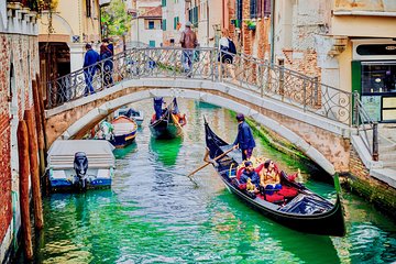 Venice Walking Tour and Gondola Ride