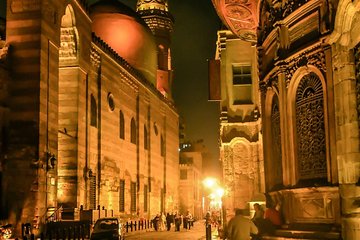 Private Tour to El Moez St. and Al Azhar Park.