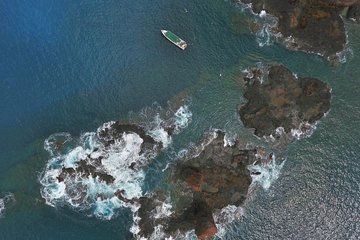 Private Charter Full Day around Lanai Island 3 Snorkel Stops