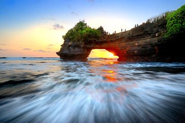 Tanah Lot Sunset Tour with Kecak Show and Dinner