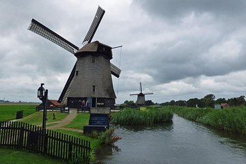 Private tour to the Windmills, Cheese and Clogs and Volendam from Amsterdam
