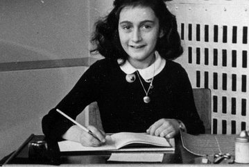 Private Tour: Anne Frank Walking Tour of Amsterdam