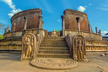 4 Days Tour of Anuradhapura, Polonnaruwa and Trinco