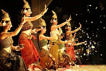 Apsara Show Dinner and Night Market Pub street 