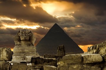 Tour to Pyramids & The Egyptian Museum